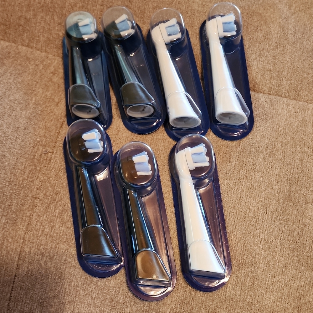 ORAL B iO Replacement Electric Toothbrush Heads - SEVEN White and Black